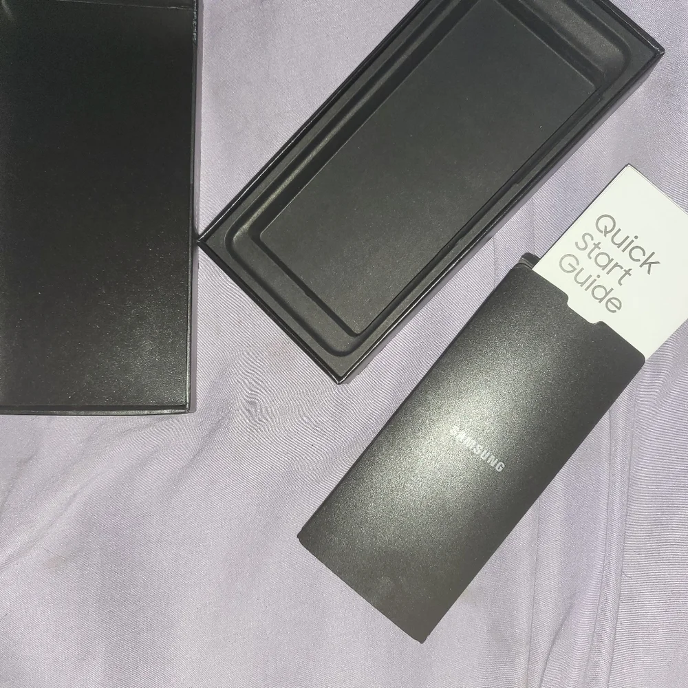 *EMPTY* samsung s9 & z flip boxes. JUST THE BOX NO PHONE